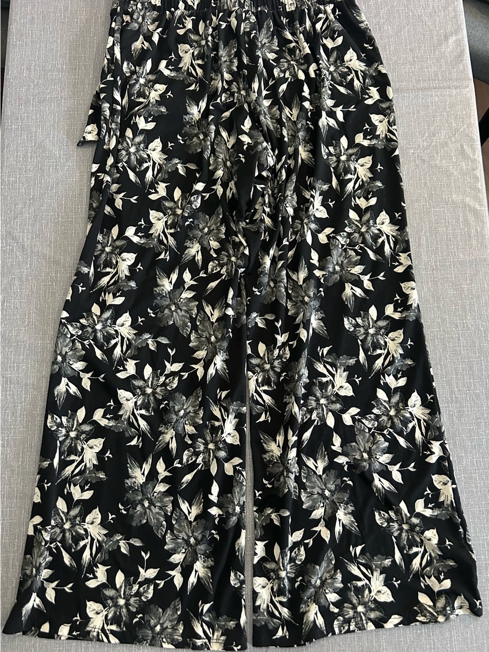 Wide Leg Floral Boho Pants Black & White - Picture 5 of 5